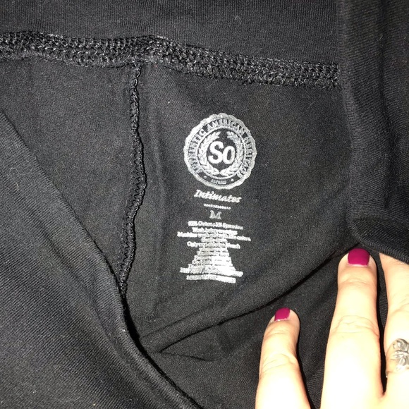 NWOT SO Intimates Yoga Pant Size Medium All Black flare legging - Picture 3 of 3